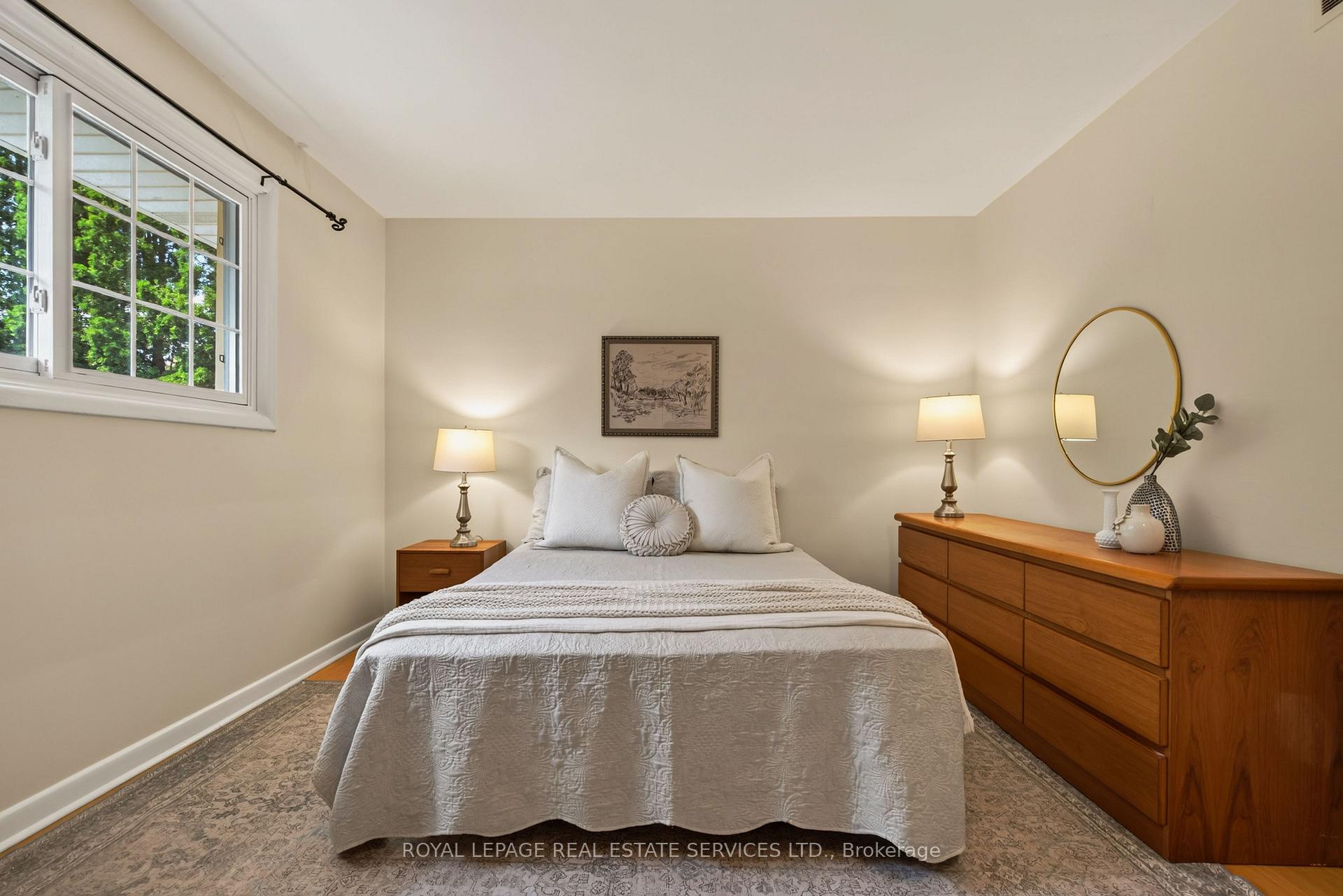 Photo 35 of 17 Lynndale Drive, Hamilton, Dundas — HOMEH