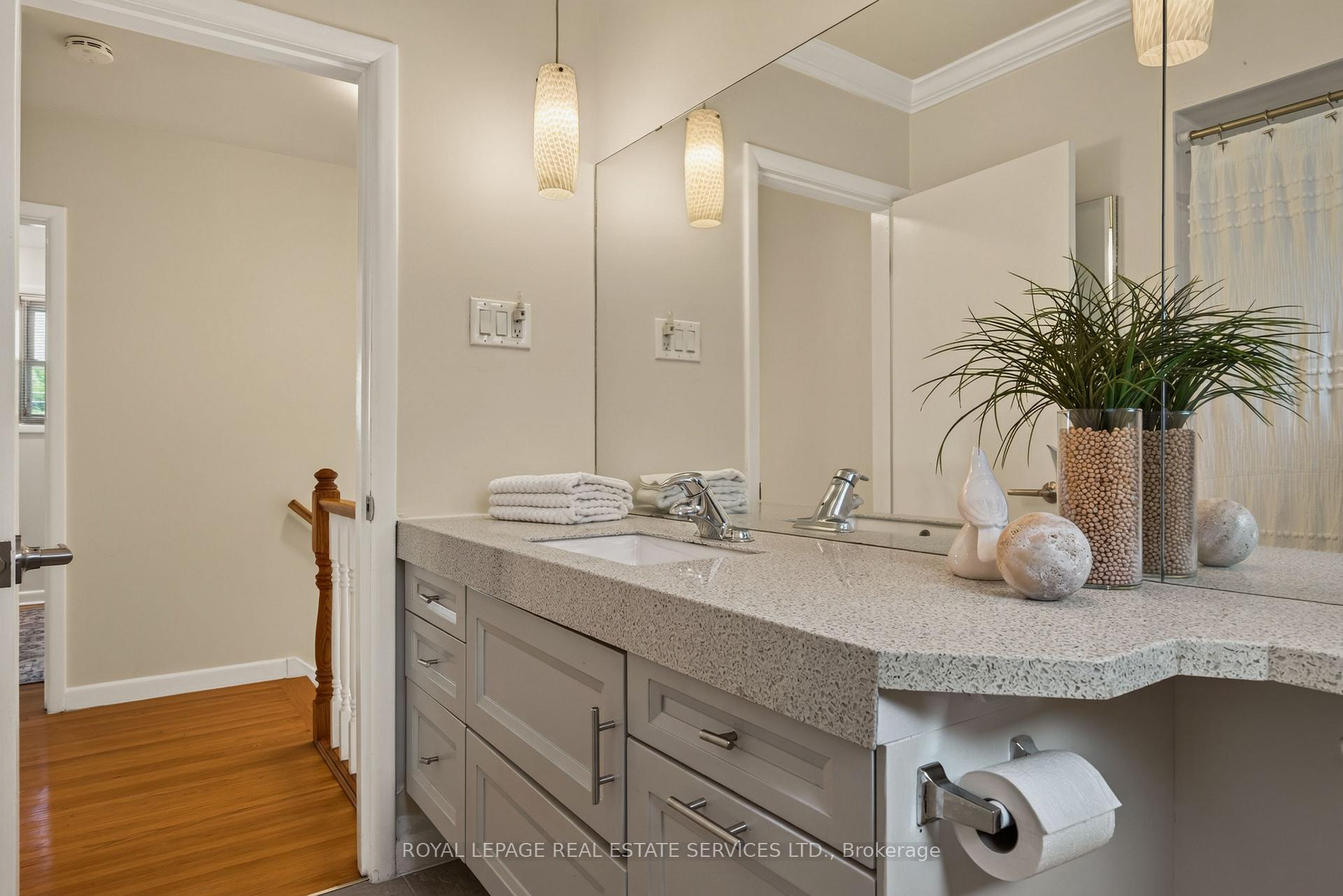 Photo 41 of 17 Lynndale Drive, Hamilton, Dundas — HOMEH