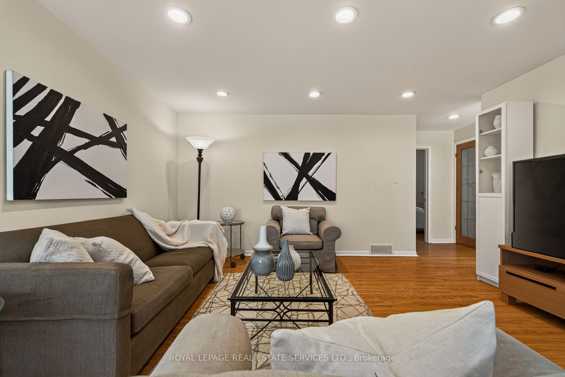 Photo 49 of 17 Lynndale Drive, Hamilton, Dundas — HOMEH