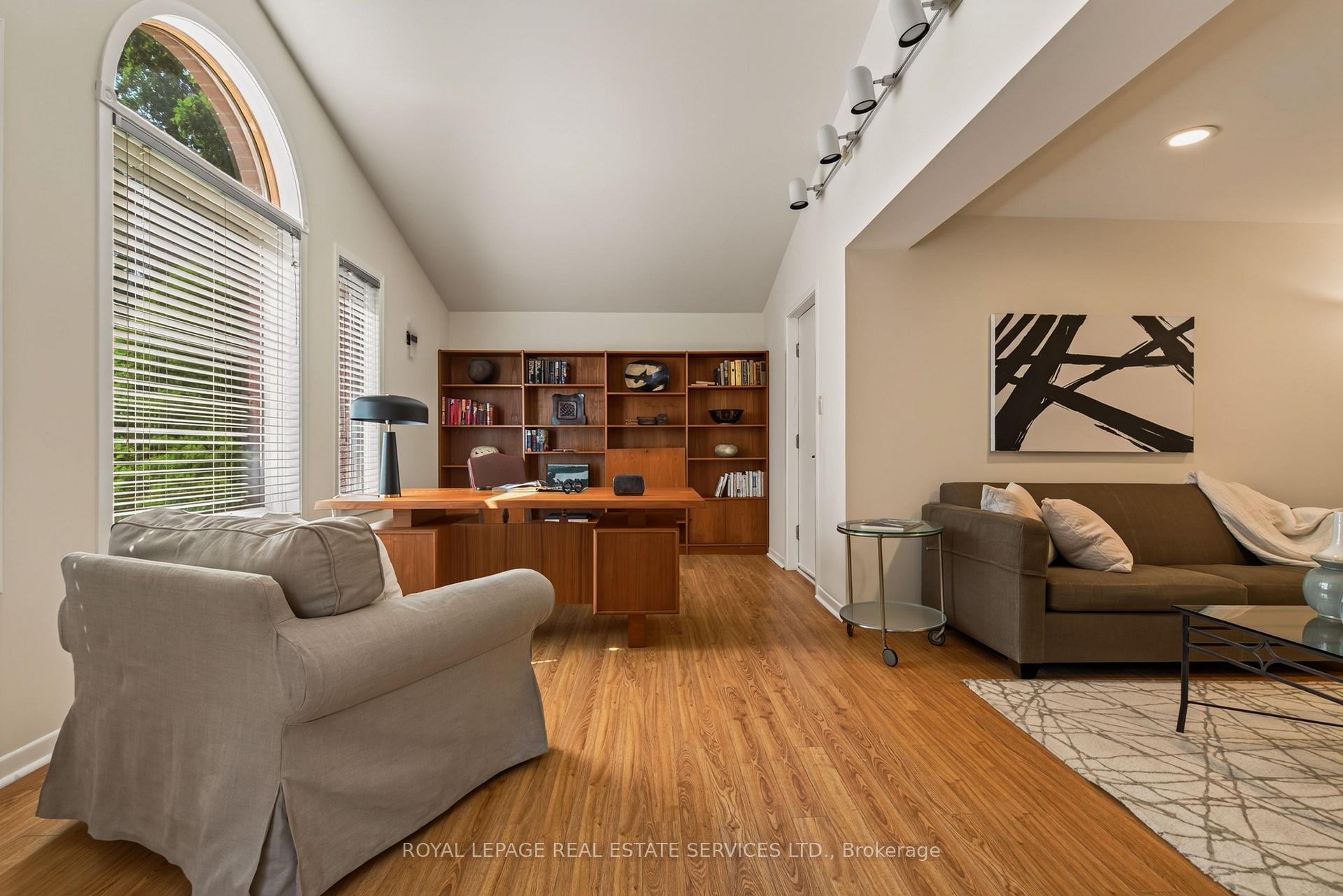 Photo 56 of 17 Lynndale Drive, Hamilton, Dundas — HOMEH