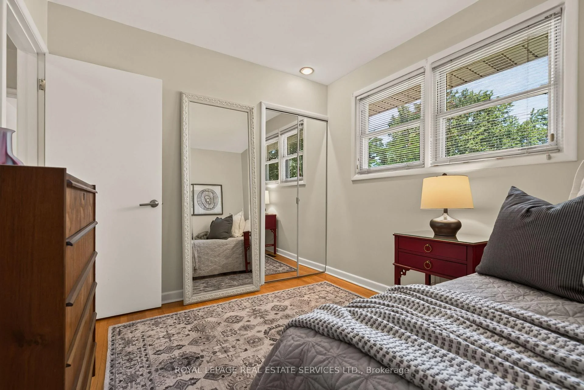 Photo 33 of 17 Lynndale Drive, Hamilton, Dundas — HOMEH
