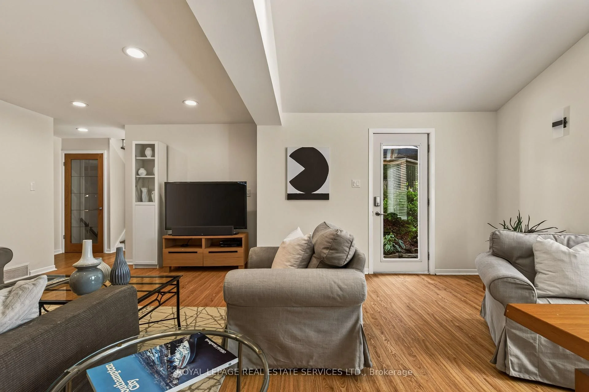 Photo 52 of 17 Lynndale Drive, Hamilton, Dundas — HOMEH