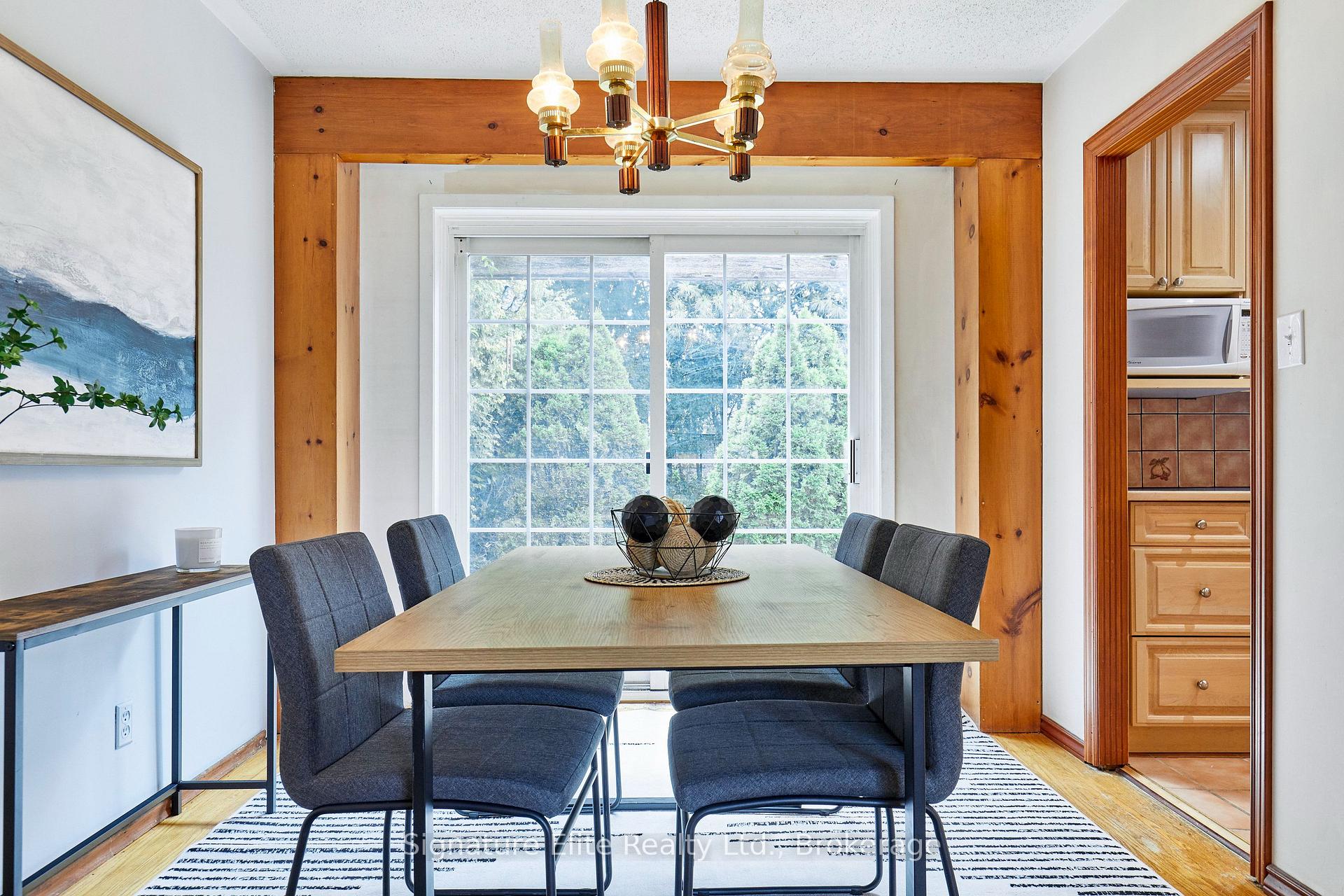 Photo 3 of 21 Marowyne Drive, North York, Don Valley Village — HOMEH