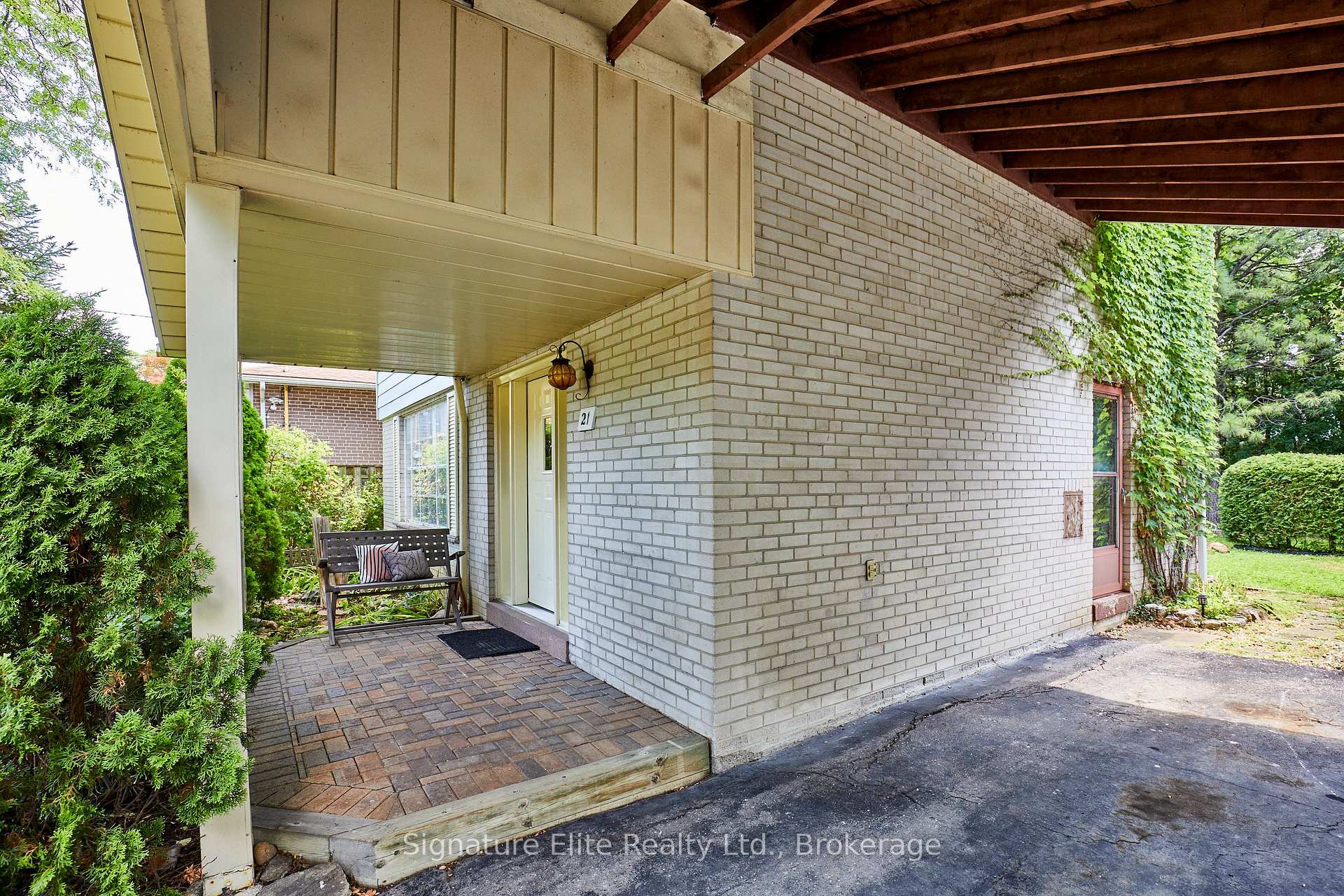 Photo 5 of 21 Marowyne Drive, North York, Don Valley Village — HOMEH