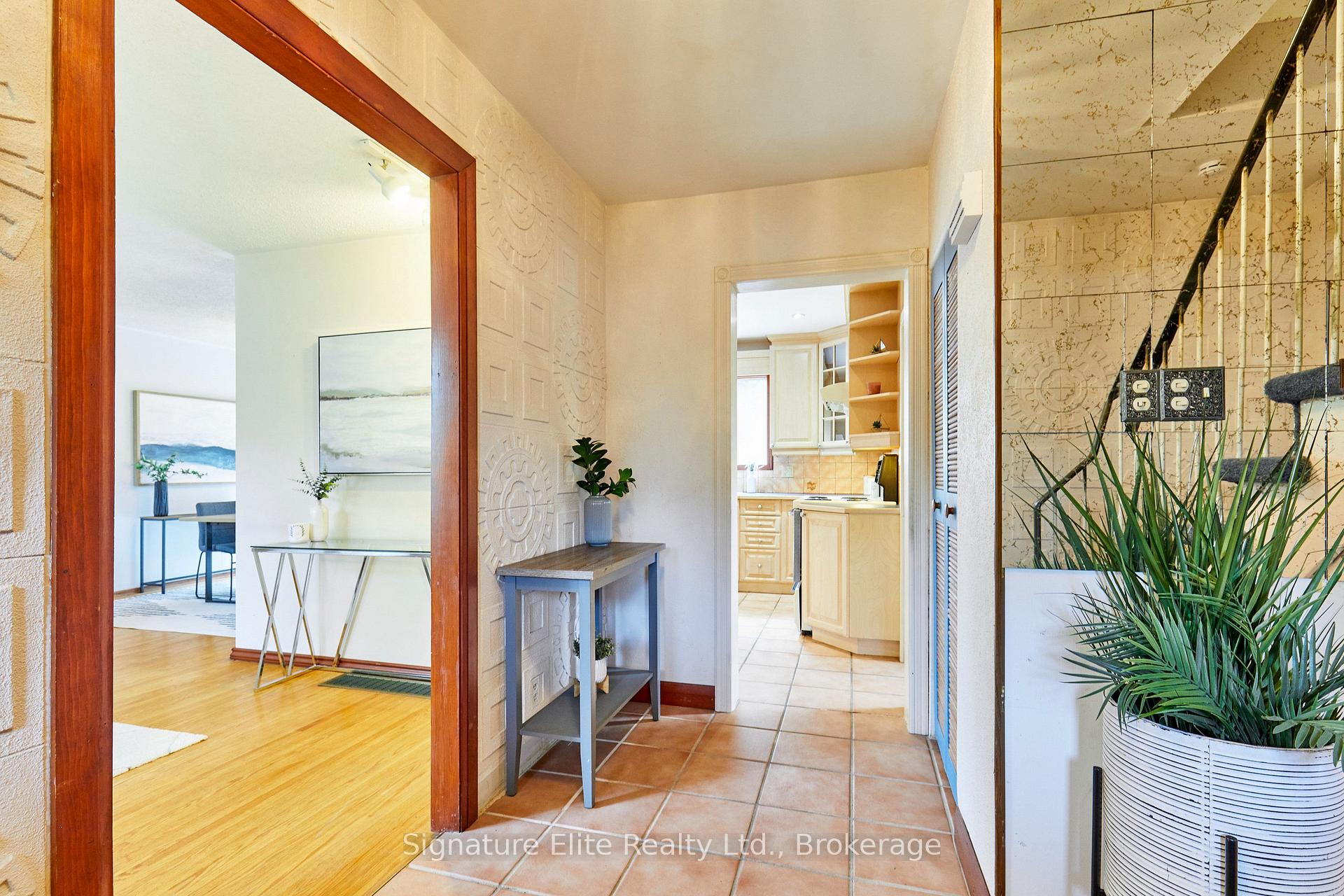Photo 6 of 21 Marowyne Drive, North York, Don Valley Village — HOMEH
