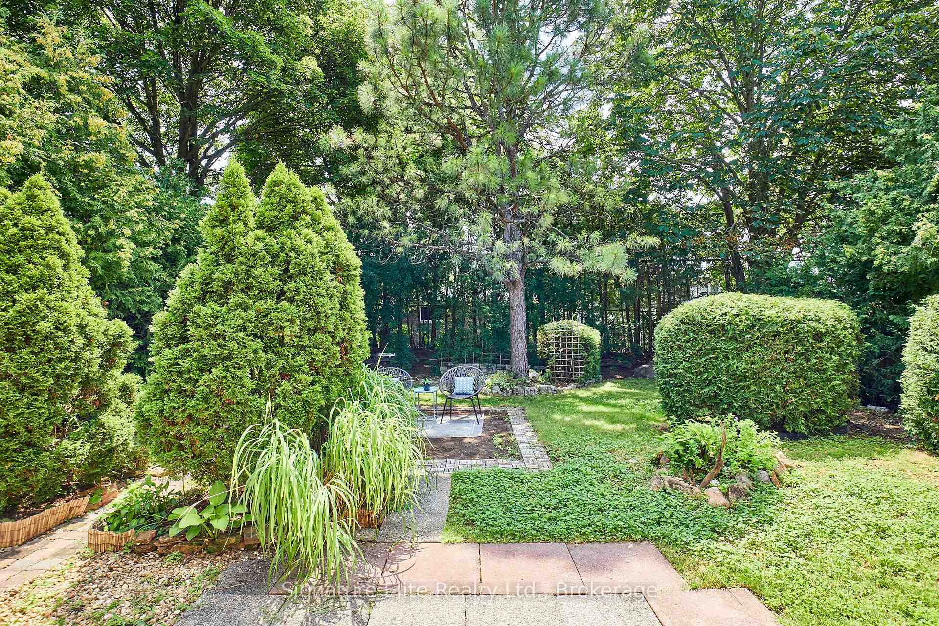 Photo 15 of 21 Marowyne Drive, North York, Don Valley Village — HOMEH