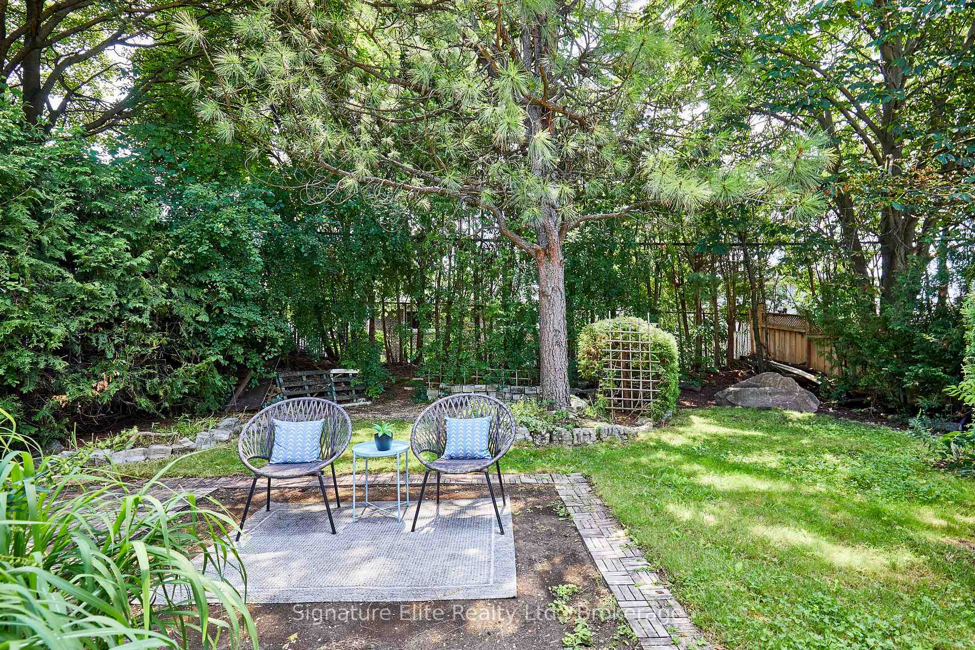 Photo 16 of 21 Marowyne Drive, North York, Don Valley Village — HOMEH