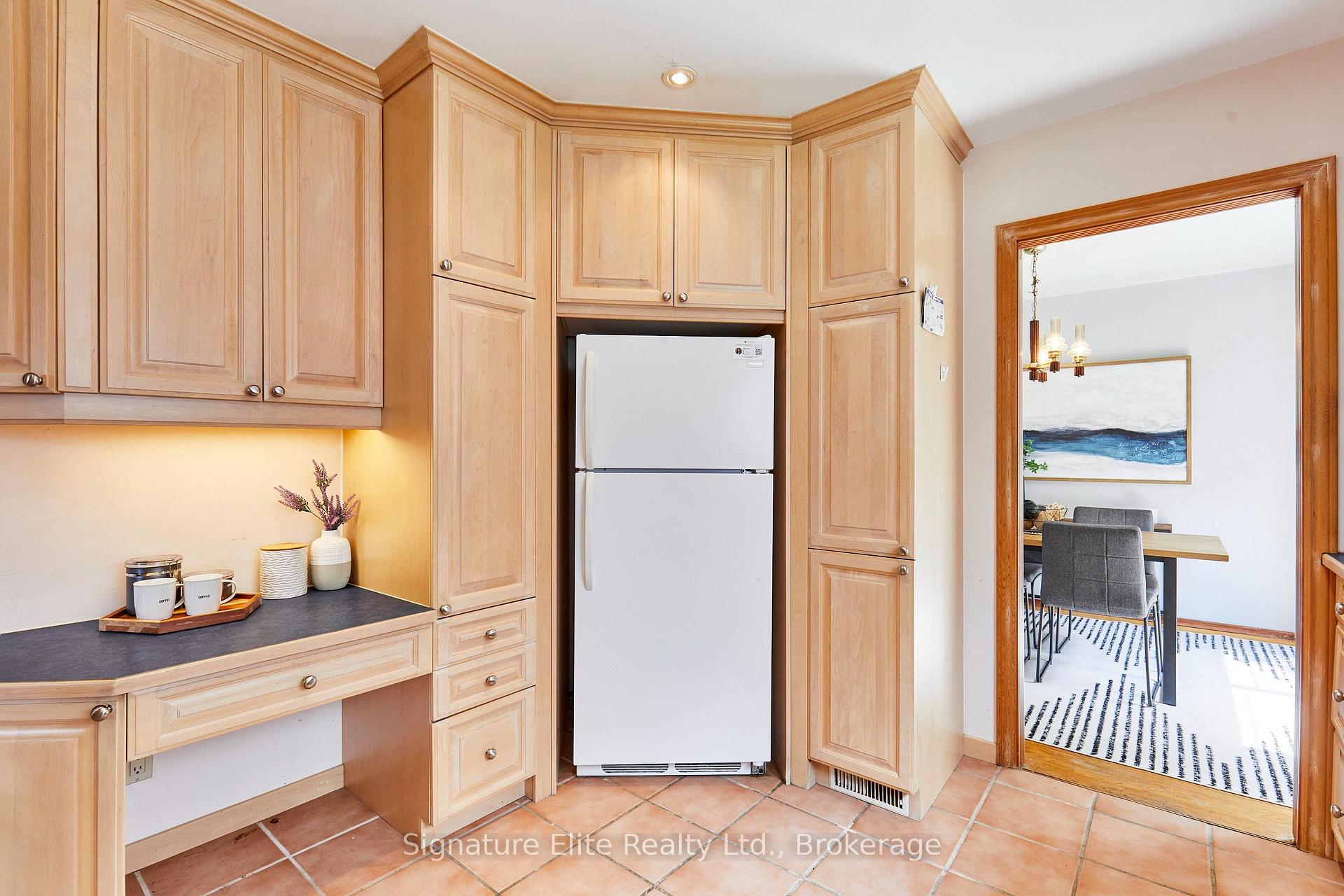 Photo 23 of 21 Marowyne Drive, North York, Don Valley Village — HOMEH
