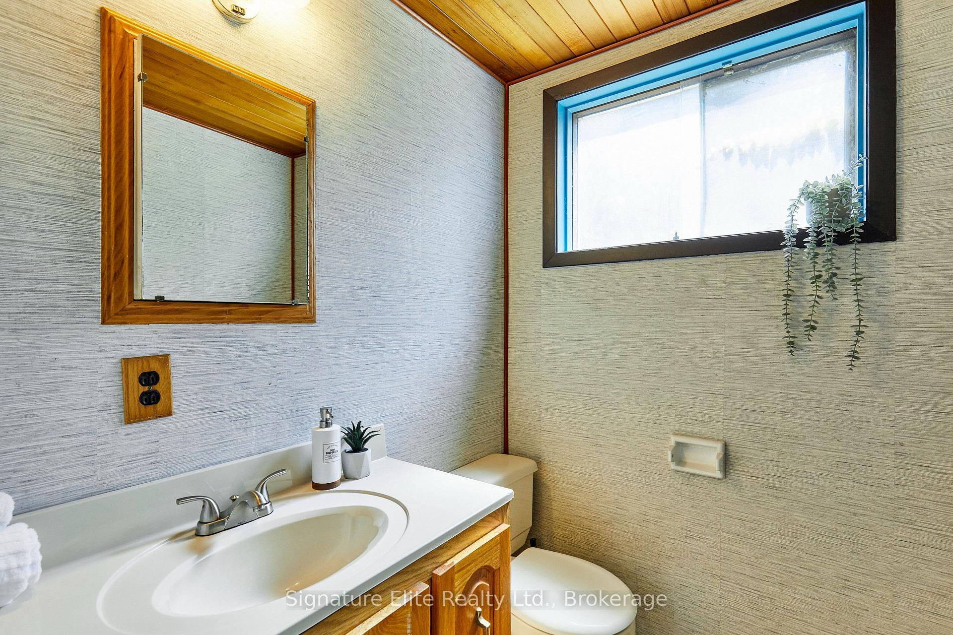 Photo 24 of 21 Marowyne Drive, North York, Don Valley Village — HOMEH