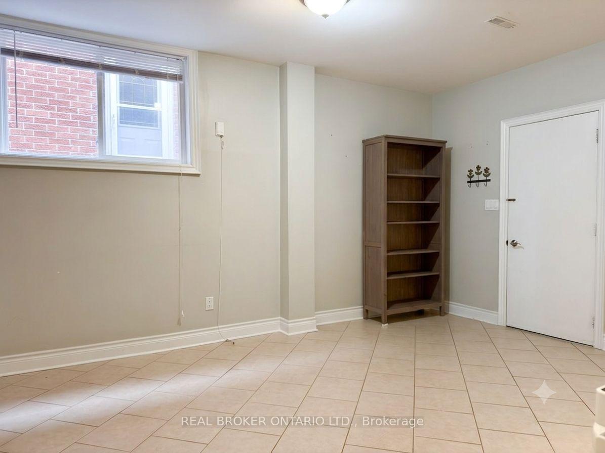 Photo 4 of Unit Lower, 5 Twinberry Crescent, Vaughan, East Woodbridge — HOMEH