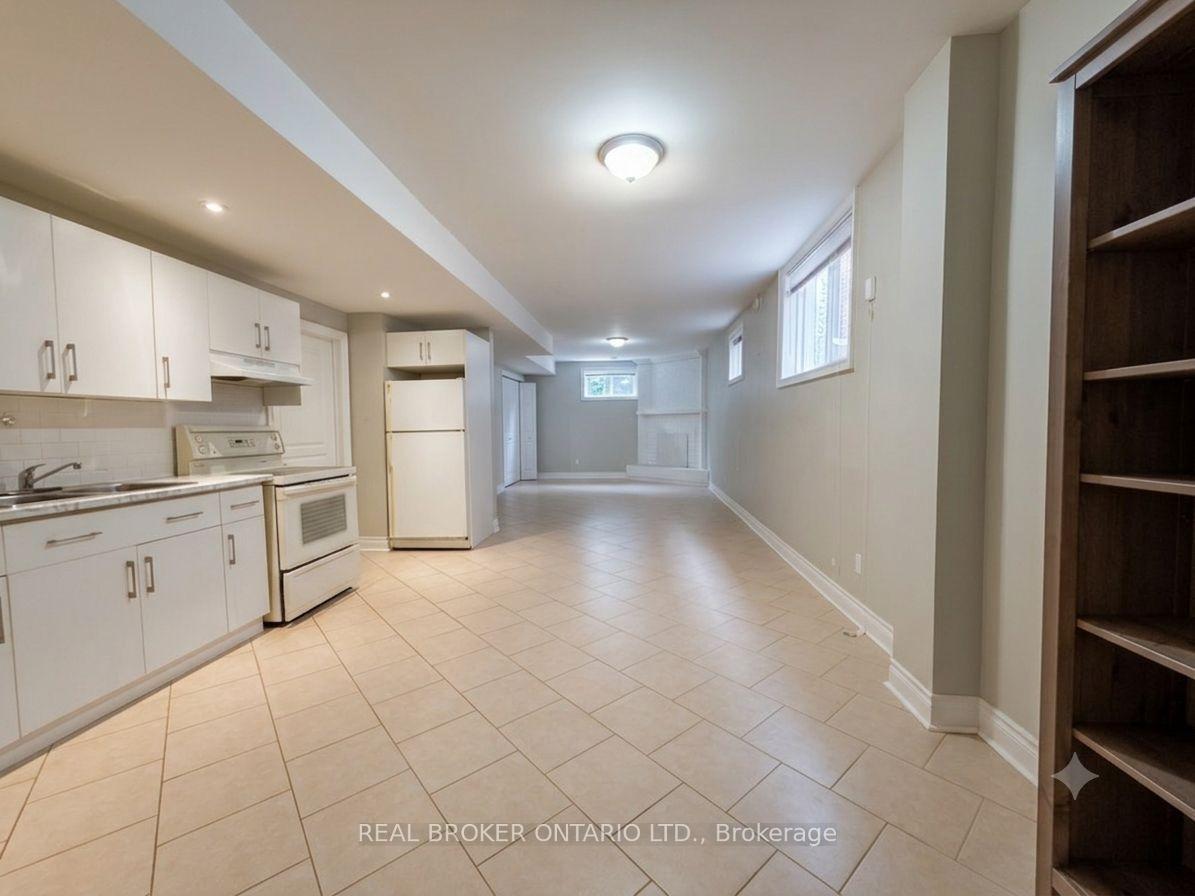 Photo 5 of Unit Lower, 5 Twinberry Crescent, Vaughan, East Woodbridge — HOMEH