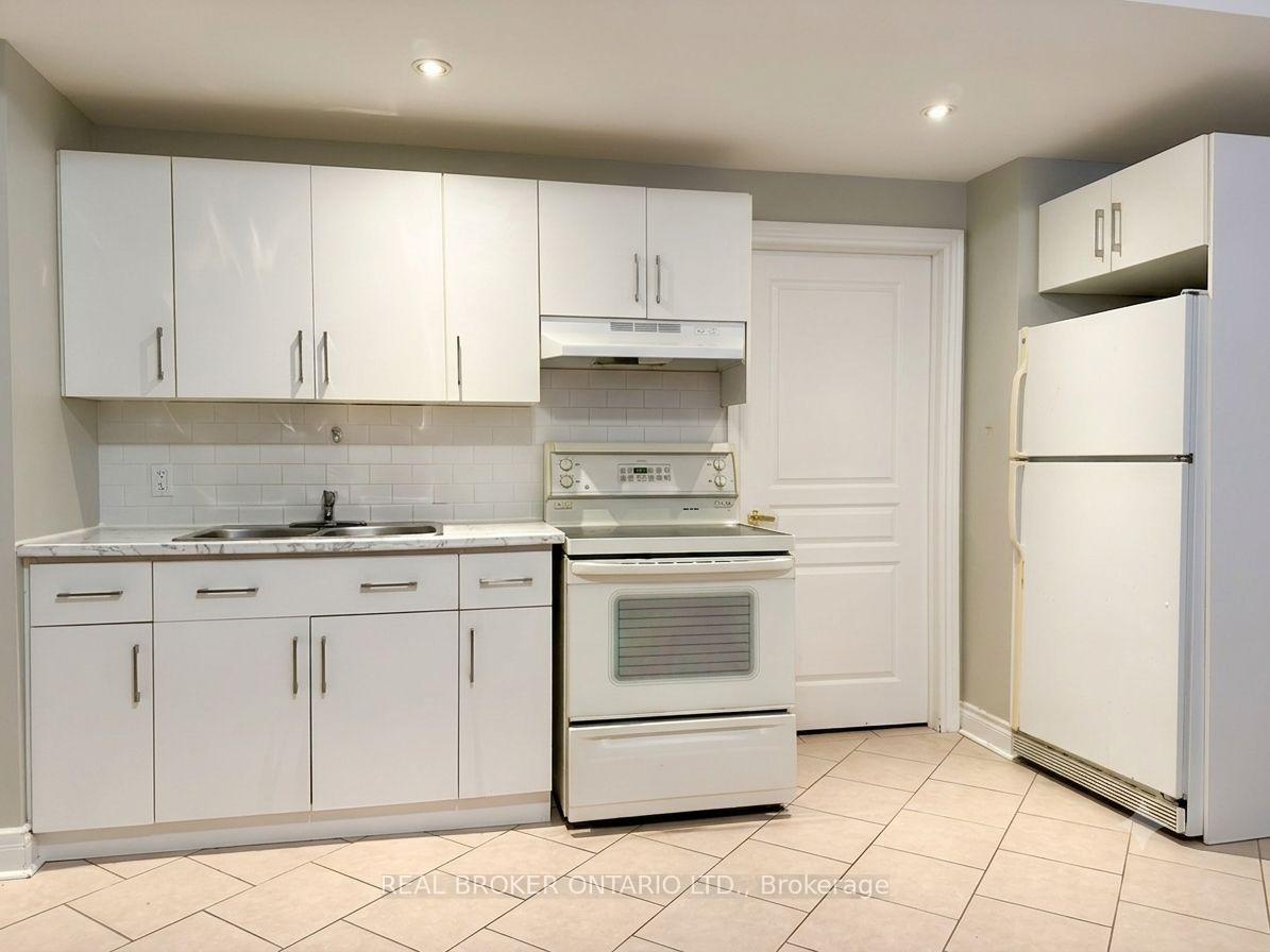 Photo 6 of Unit Lower, 5 Twinberry Crescent, Vaughan, East Woodbridge — HOMEH