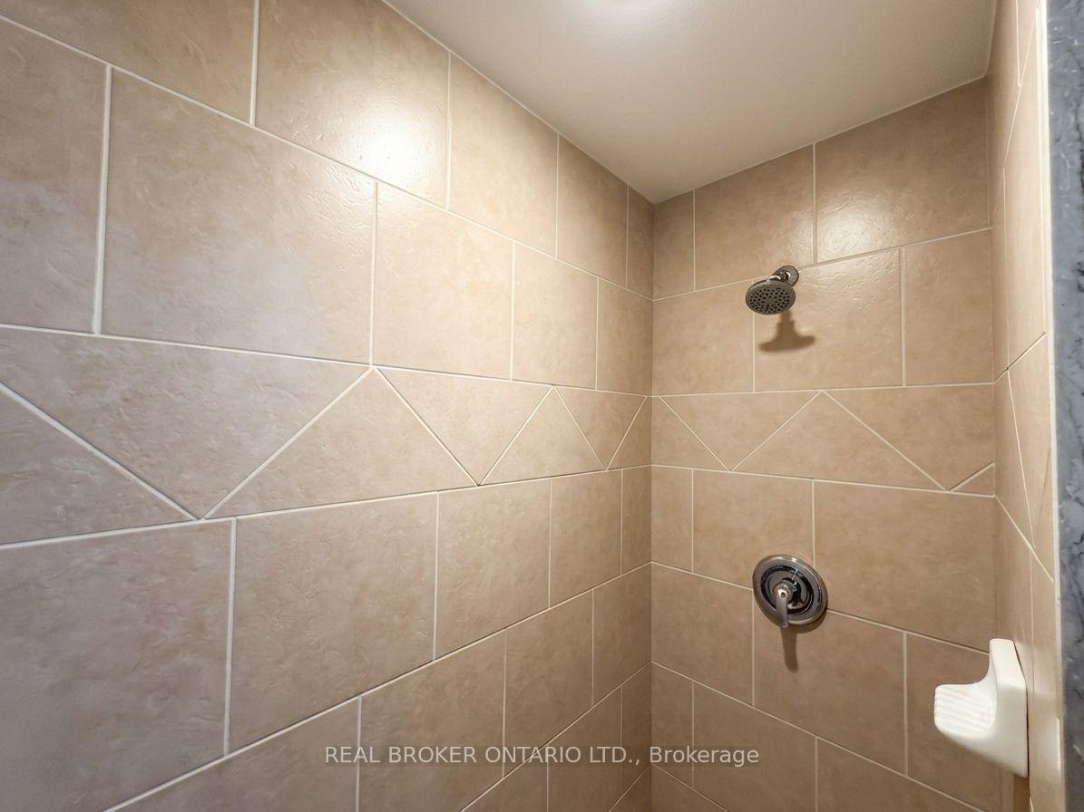 Photo 8 of Unit Lower, 5 Twinberry Crescent, Vaughan, East Woodbridge — HOMEH