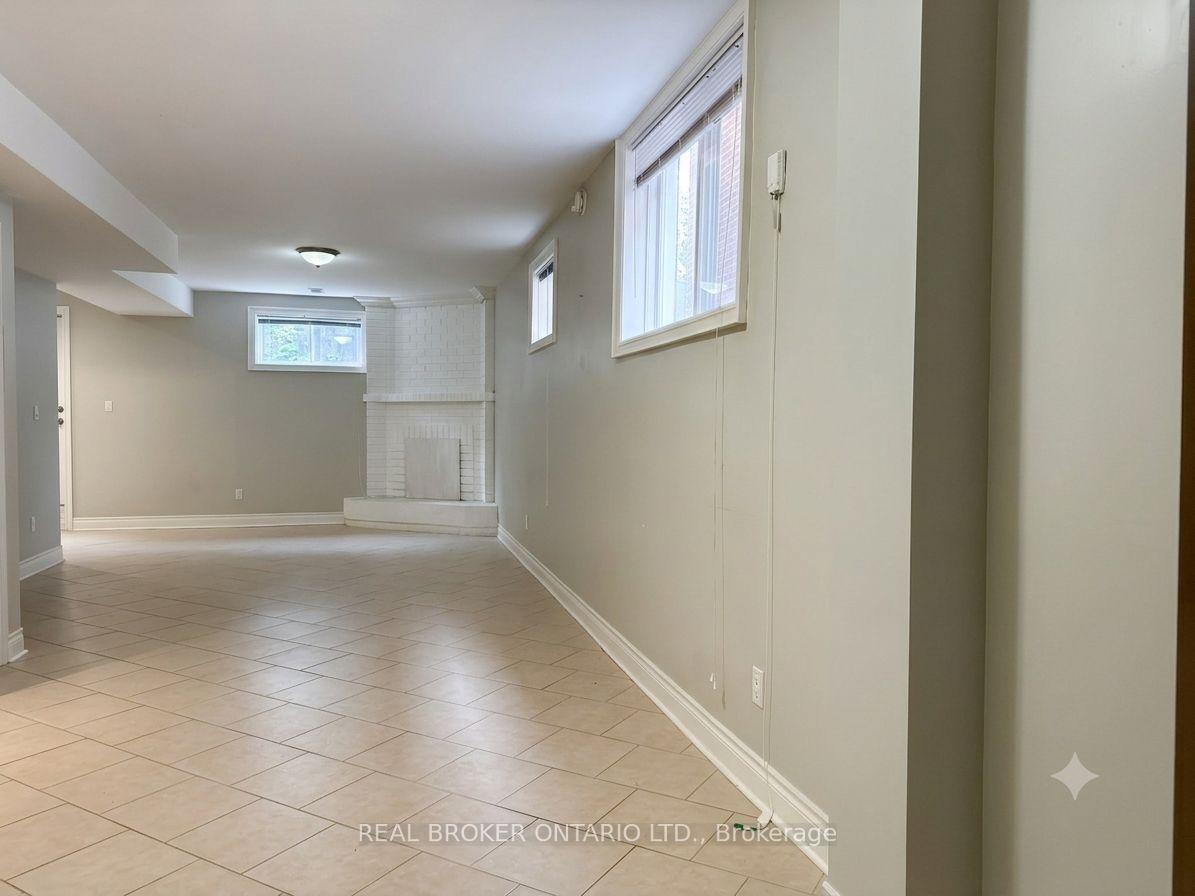 Photo 10 of Unit Lower, 5 Twinberry Crescent, Vaughan, East Woodbridge — HOMEH