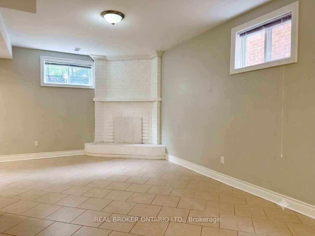 Photo 12 of Unit Lower, 5 Twinberry Crescent, Vaughan, East Woodbridge — HOMEH