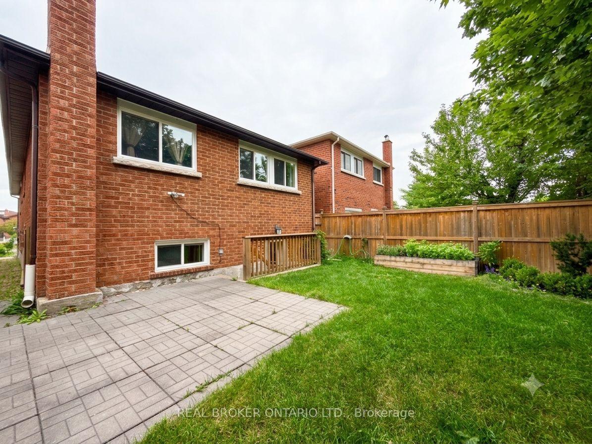 Photo 18 of Unit Lower, 5 Twinberry Crescent, Vaughan, East Woodbridge — HOMEH