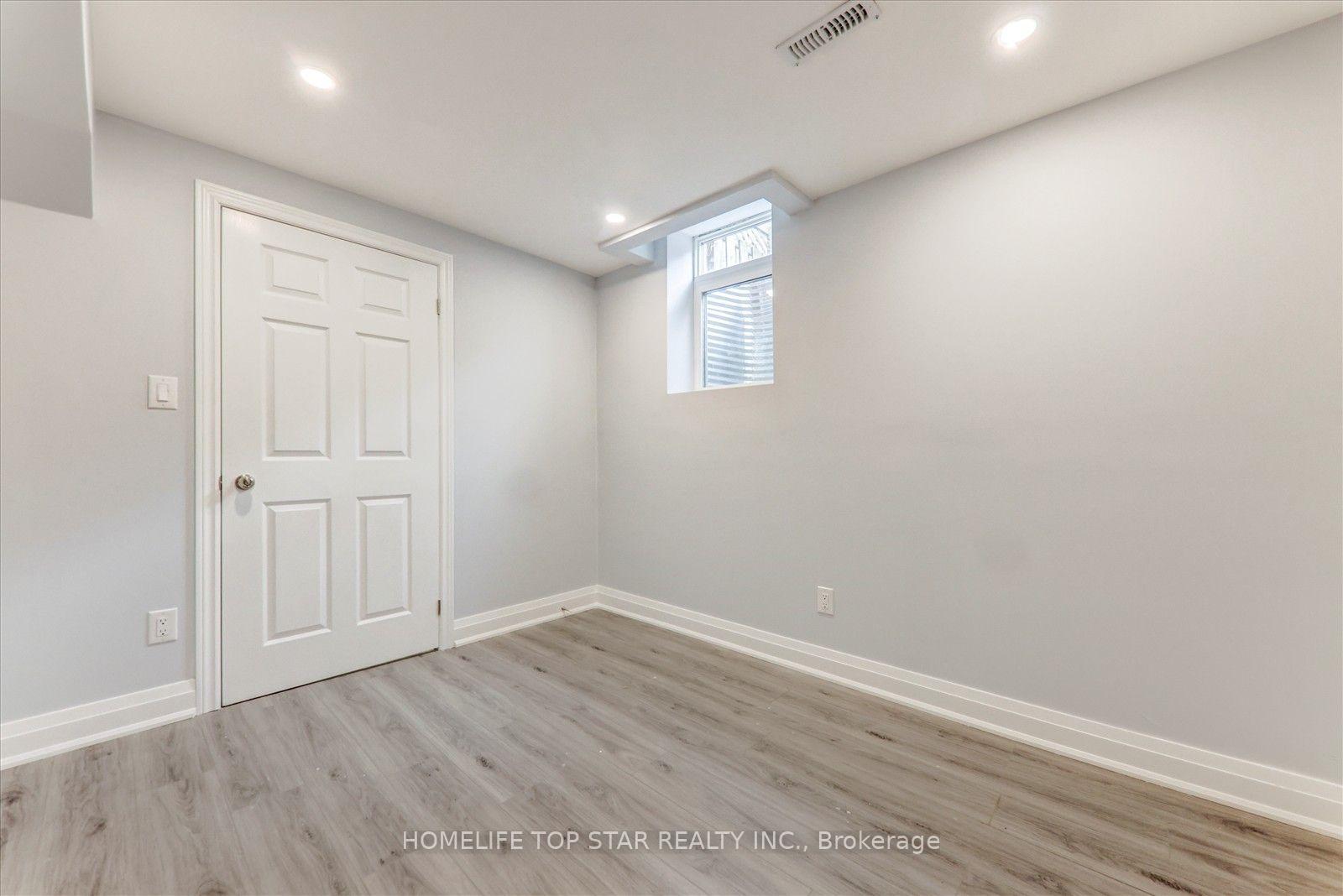 Photo 5 of 28 Willowbrook Drive, Whitby, Pringle Creek — HOMEH