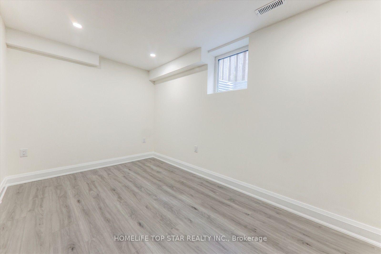 Photo 6 of 28 Willowbrook Drive, Whitby, Pringle Creek — HOMEH