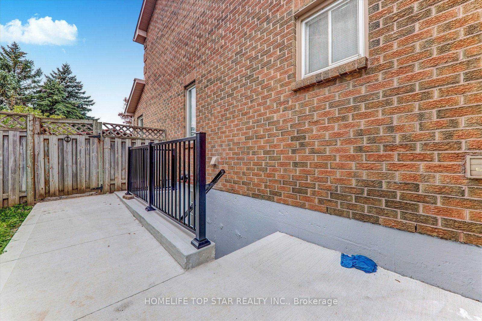 Photo 19 of 28 Willowbrook Drive, Whitby, Pringle Creek — HOMEH