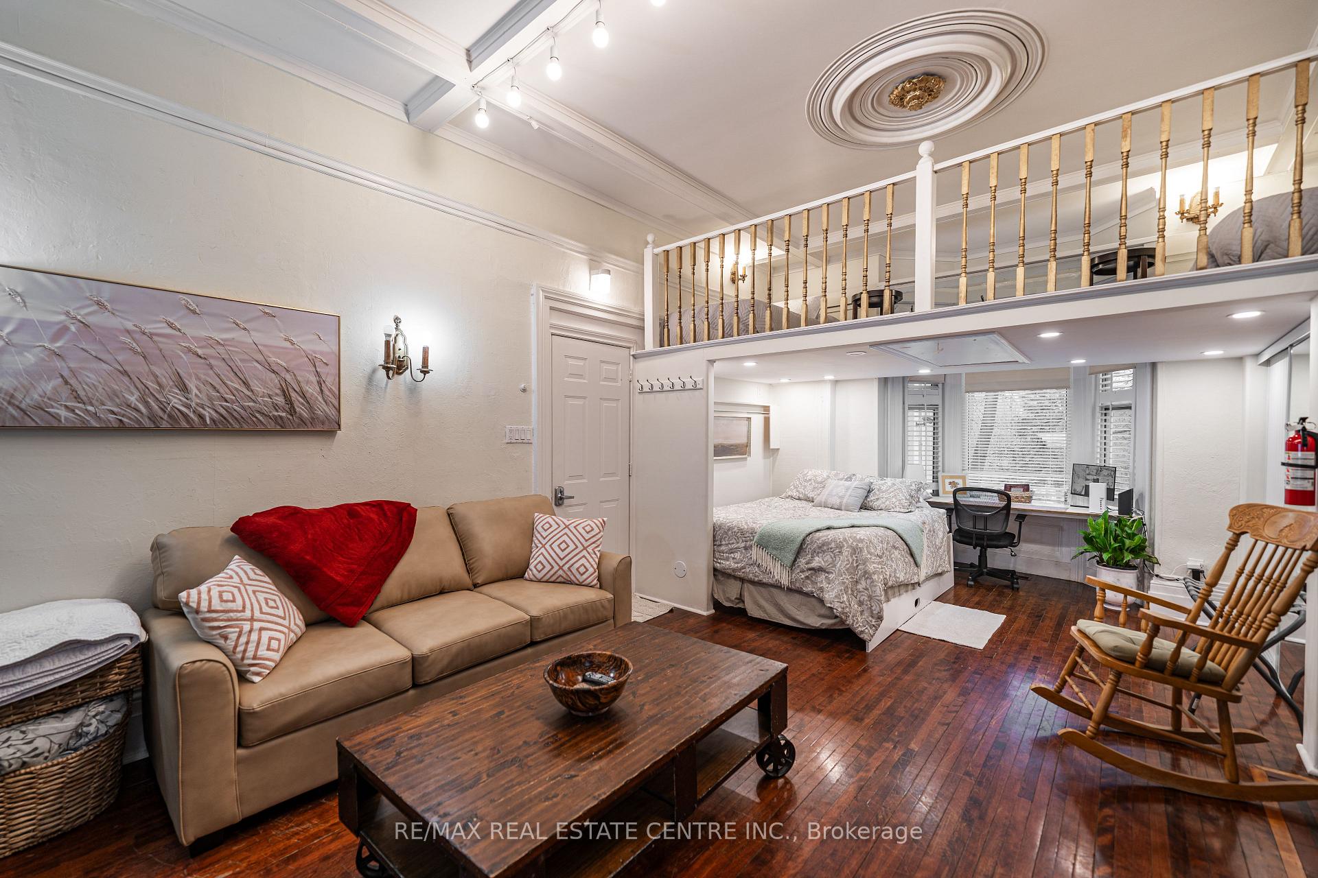 Photo 4 of Unit A, 68 Scott Street, Brampton, Brampton North — HOMEH