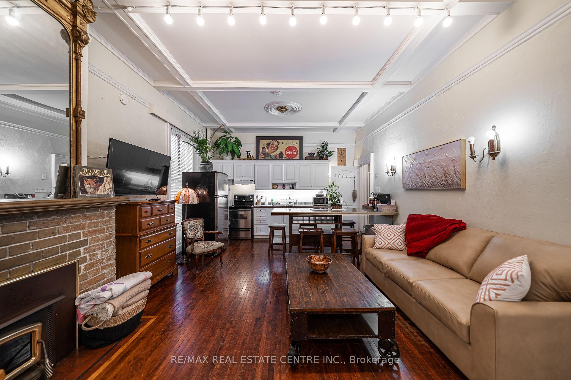 Photo 5 of Unit A, 68 Scott Street, Brampton, Brampton North — HOMEH