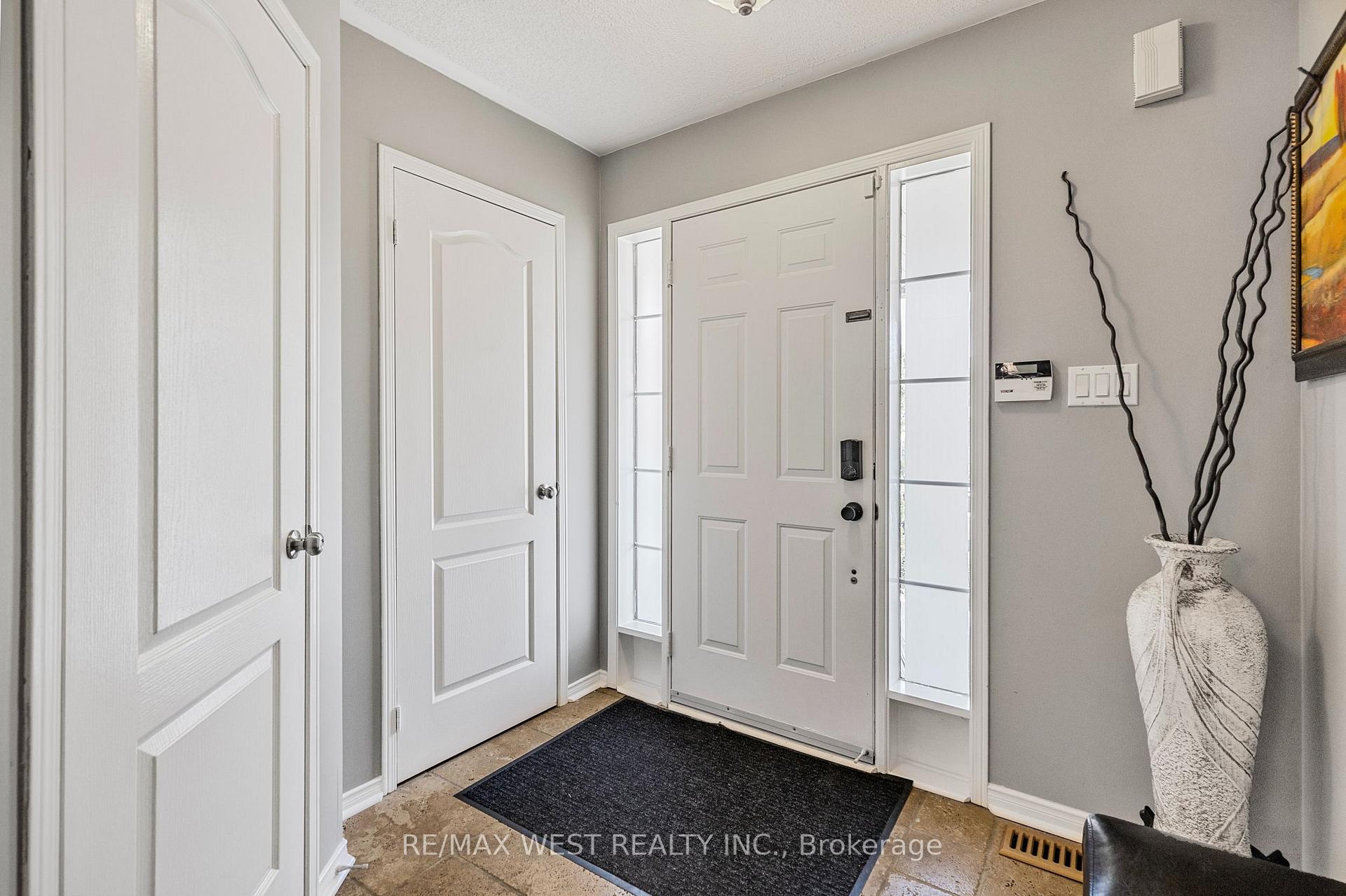 Photo 4 of 56 Lockheed Crescent, Brampton, Fletcher's Meadow — HOMEH