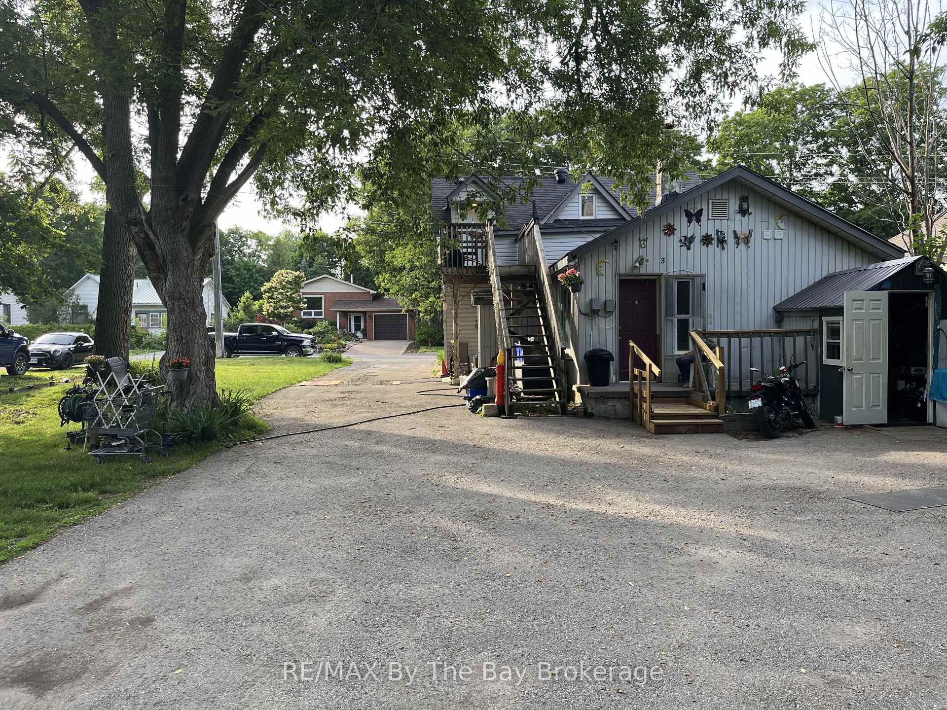 Photo 11 of 13 Henry Street, Barrie, Queen's Park — HOMEH