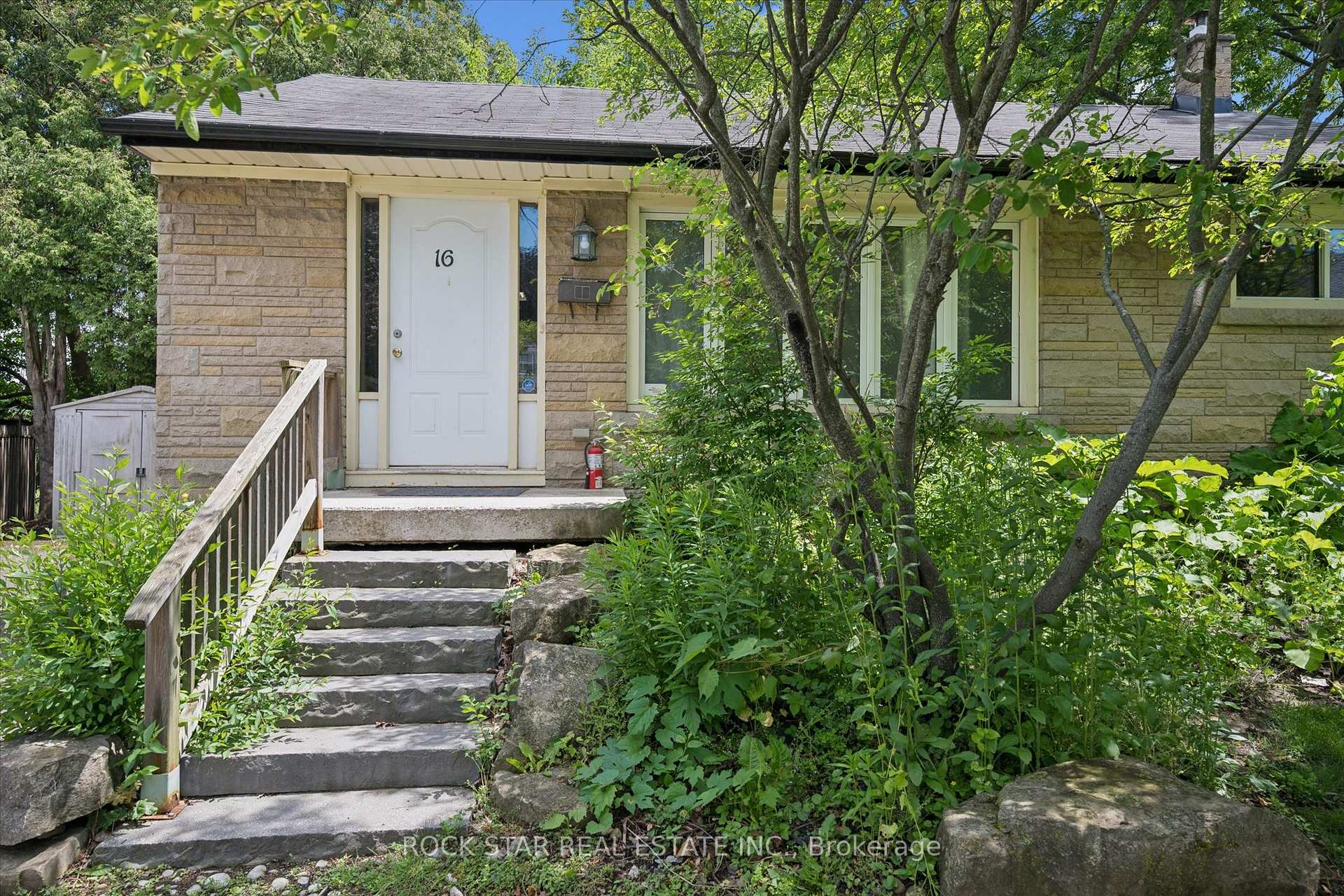 Photo 1 of 16 Beaucourt Place, Hamilton, Ainslie Wood — HOMEH