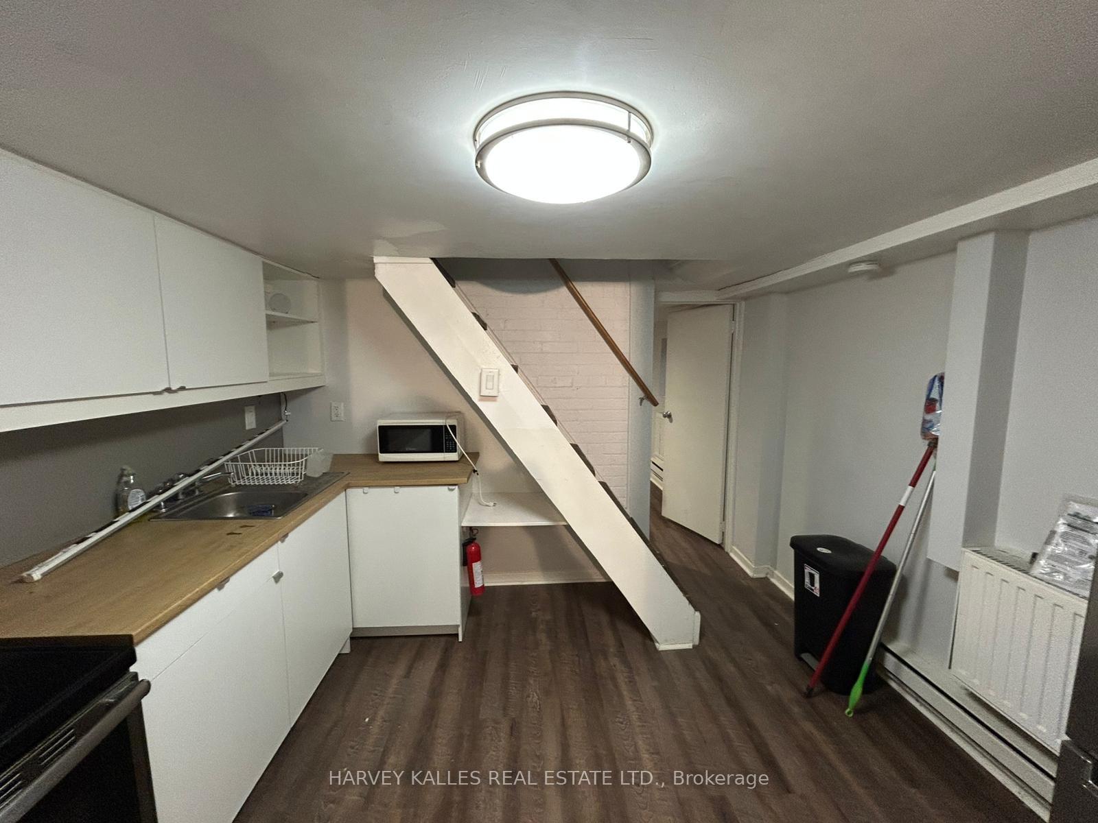 Photo 4 of Unit 3, 1098 Bathurst Street, Toronto, The Annex — HOMEH