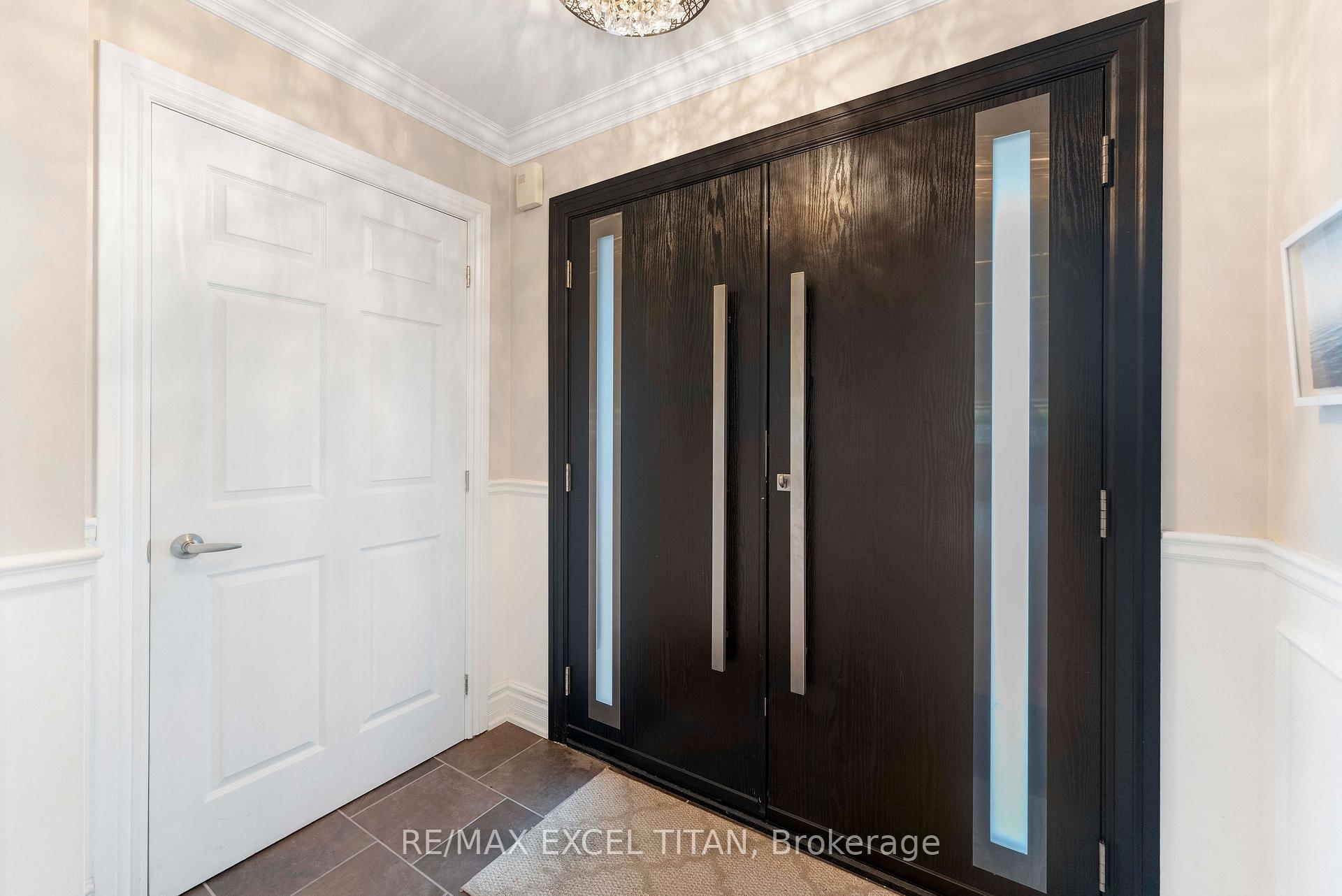 Photo 8 of 258 Glenway Circle, Newmarket, Glenway Estates — HOMEH