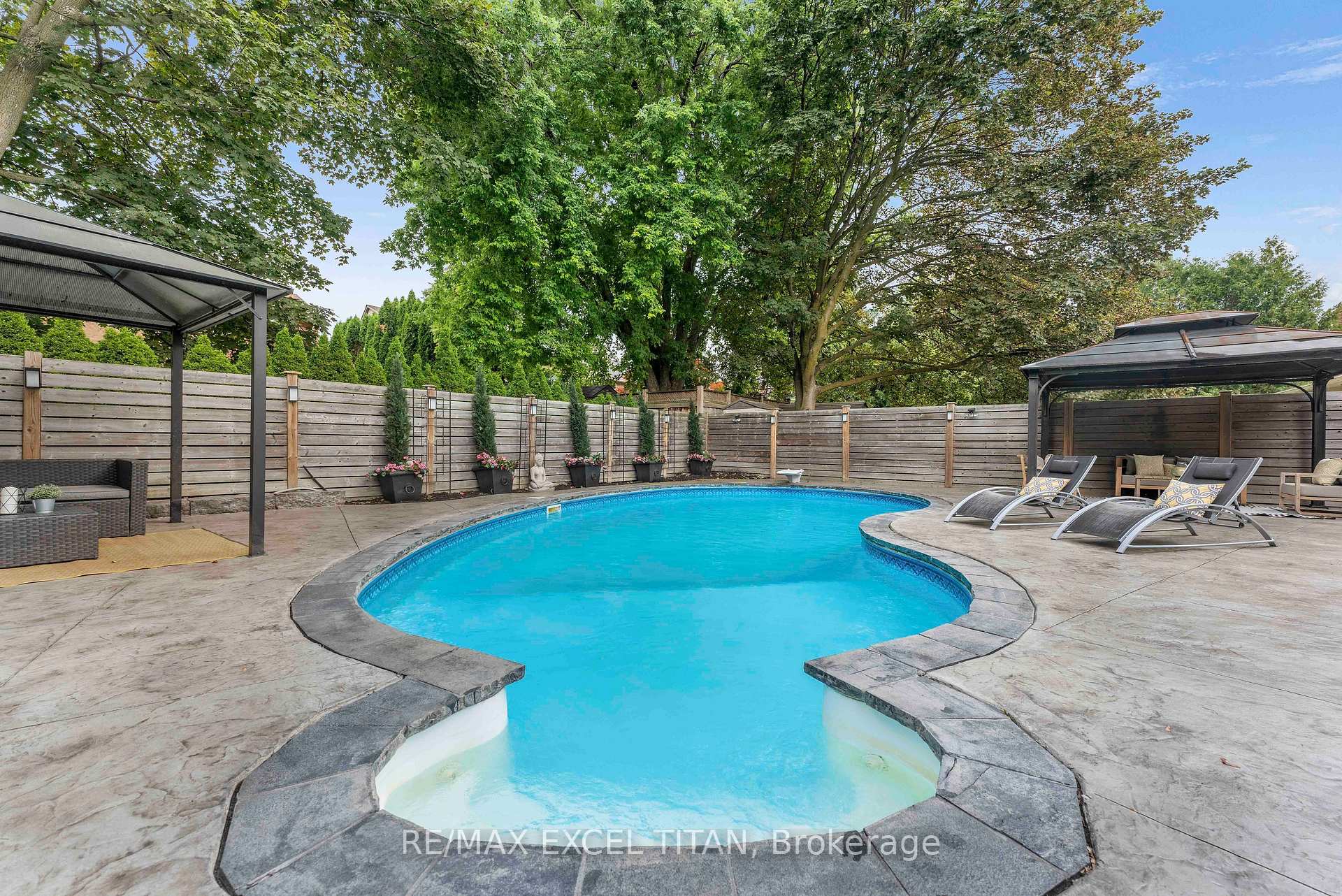 Photo 86 of 258 Glenway Circle, Newmarket, Glenway Estates — HOMEH