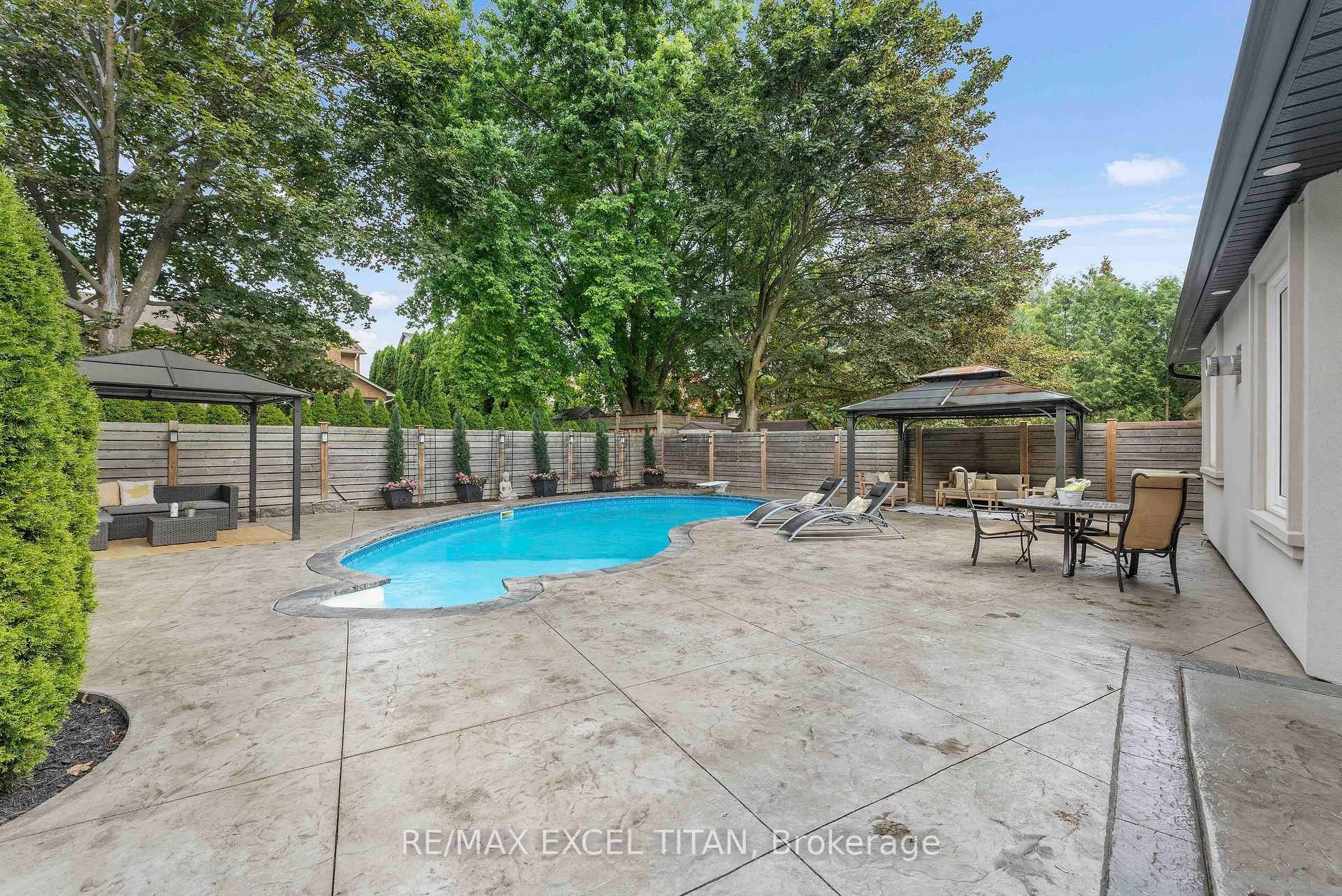 Photo 90 of 258 Glenway Circle, Newmarket, Glenway Estates — HOMEH