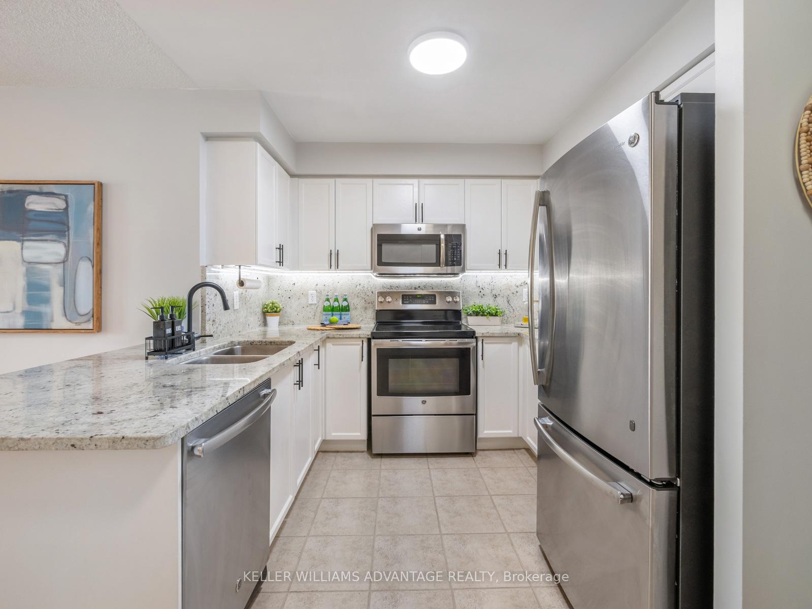 Photo 5 of Unit 424, 1733 Queen Street E, Toronto, The Beaches — HOMEH