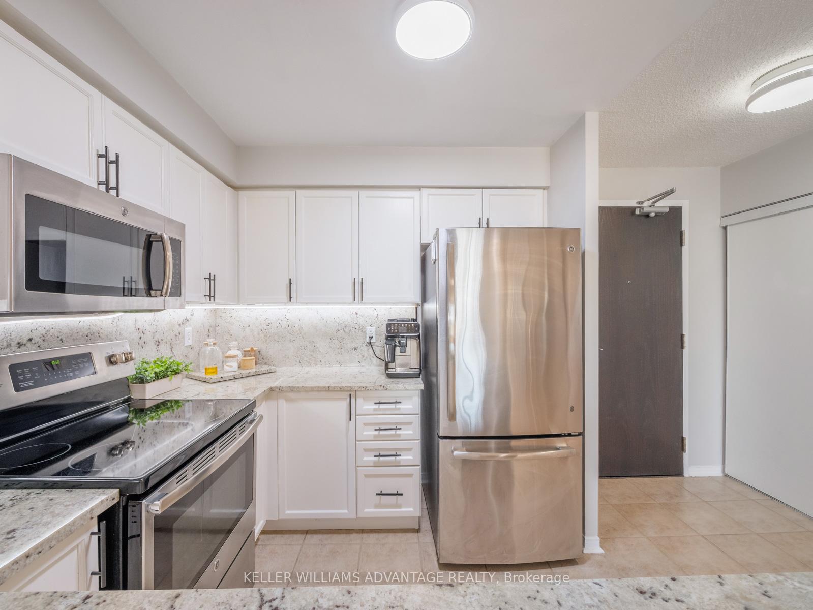 Photo 6 of Unit 424, 1733 Queen Street E, Toronto, The Beaches — HOMEH