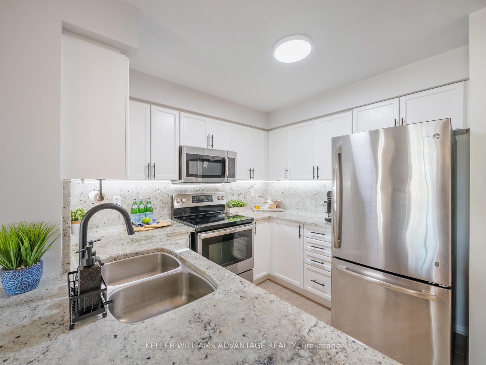 Photo 8 of Unit 424, 1733 Queen Street E, Toronto, The Beaches — HOMEH