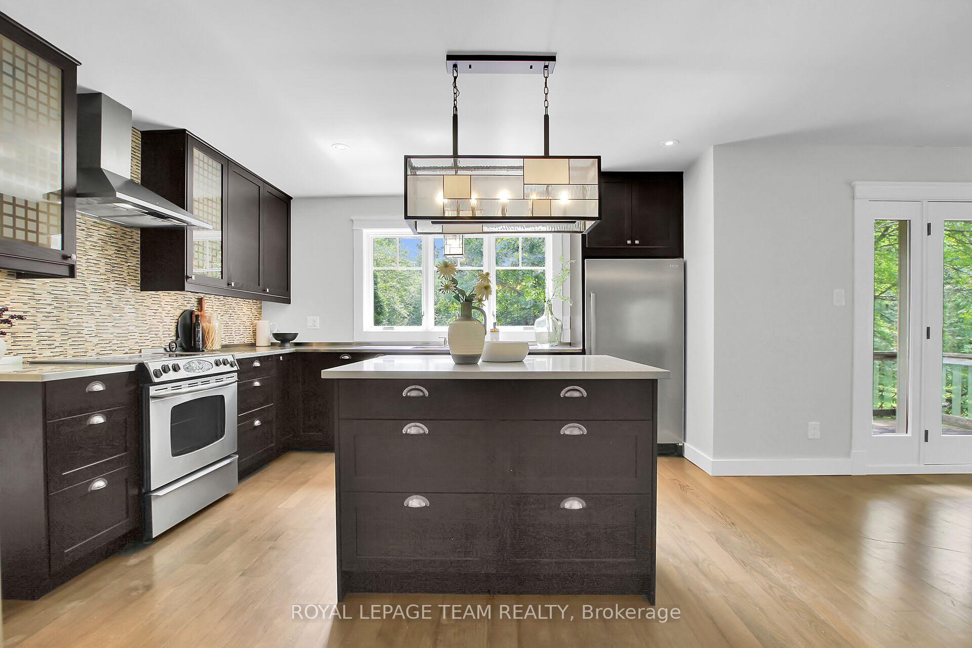 Photo 26 of 1724 Century Road E, Ottawa, Manotick South to Roger Stevens — HOMEH