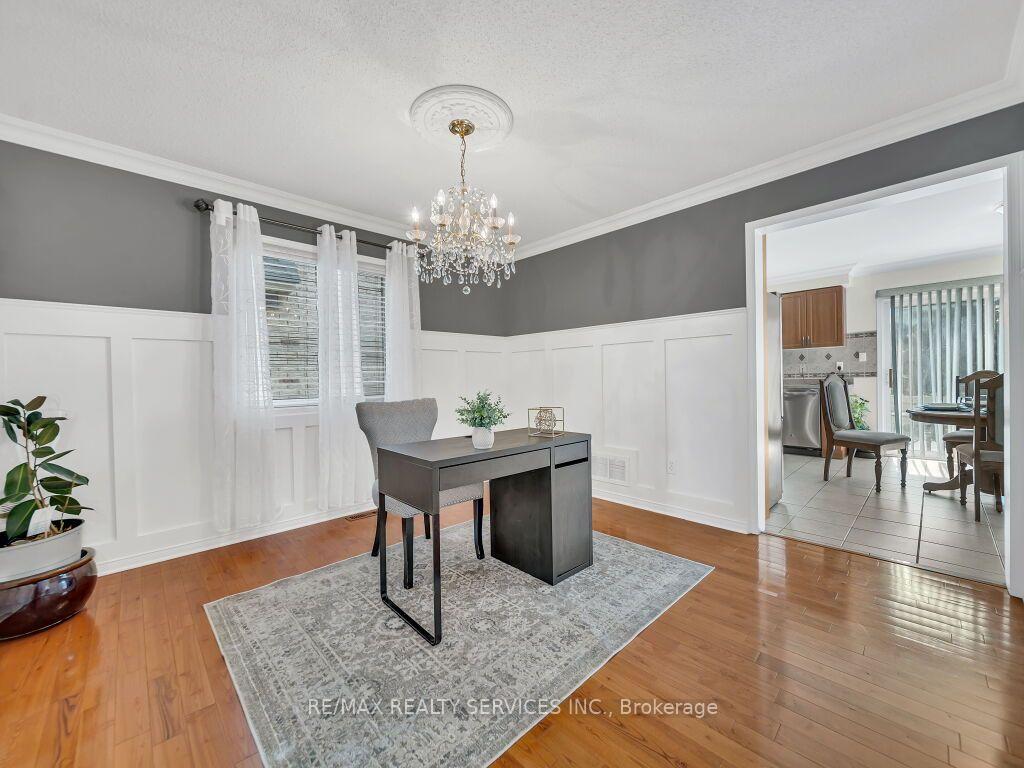 Photo 9 of 32 Brentcliff Drive, Brampton, Fletcher's Meadow — HOMEH