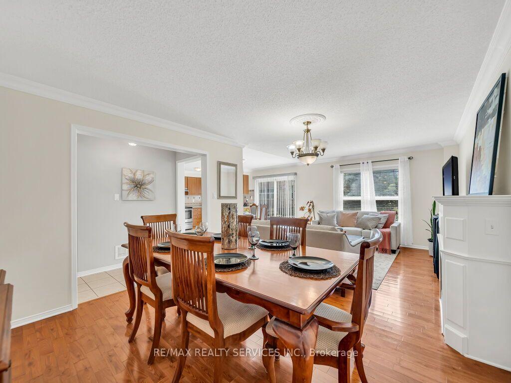 Photo 14 of 32 Brentcliff Drive, Brampton, Fletcher's Meadow — HOMEH