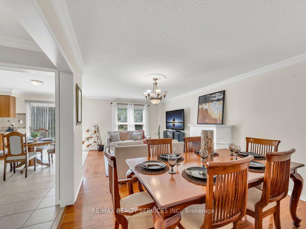 Photo 15 of 32 Brentcliff Drive, Brampton, Fletcher's Meadow — HOMEH