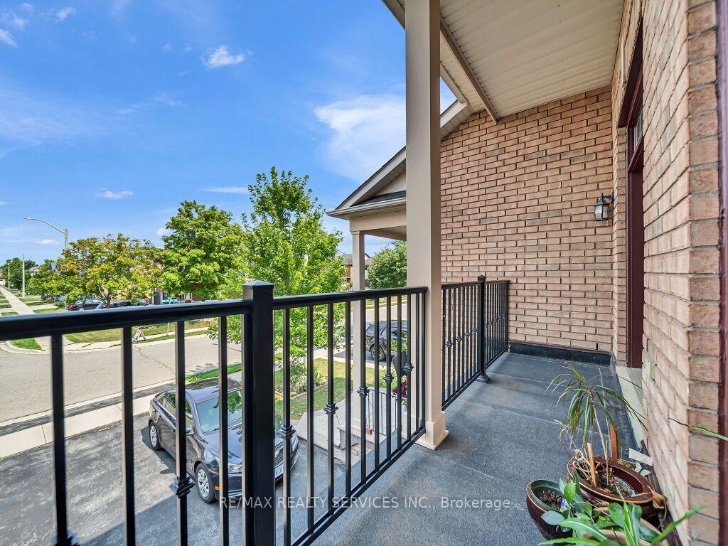 Photo 26 of 32 Brentcliff Drive, Brampton, Fletcher's Meadow — HOMEH