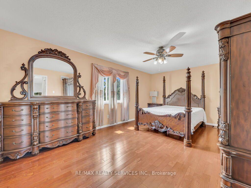 Photo 28 of 32 Brentcliff Drive, Brampton, Fletcher's Meadow — HOMEH
