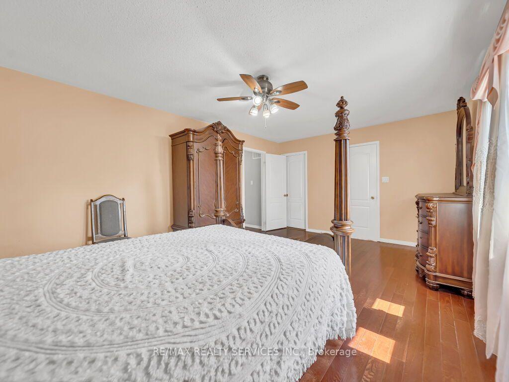 Photo 29 of 32 Brentcliff Drive, Brampton, Fletcher's Meadow — HOMEH