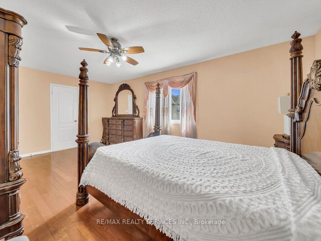 Photo 30 of 32 Brentcliff Drive, Brampton, Fletcher's Meadow — HOMEH