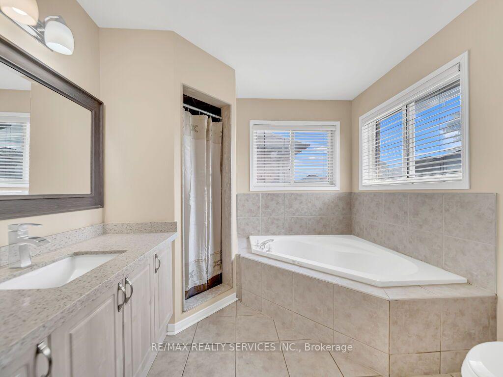 Photo 31 of 32 Brentcliff Drive, Brampton, Fletcher's Meadow — HOMEH