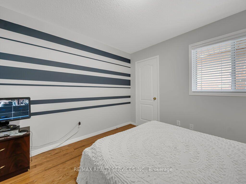 Photo 32 of 32 Brentcliff Drive, Brampton, Fletcher's Meadow — HOMEH