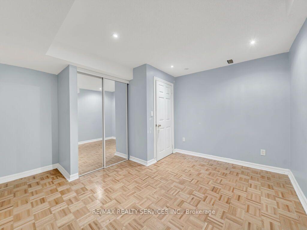 Photo 42 of 32 Brentcliff Drive, Brampton, Fletcher's Meadow — HOMEH