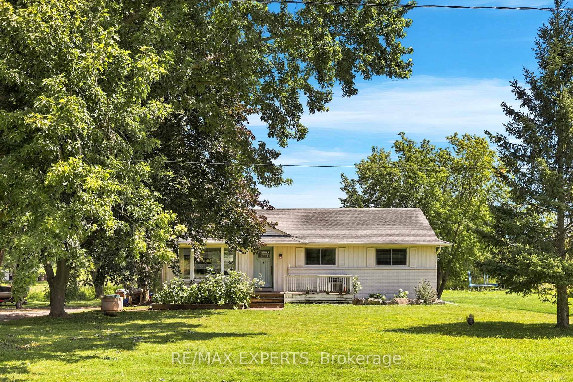 Photo of 2724 8 Side Road