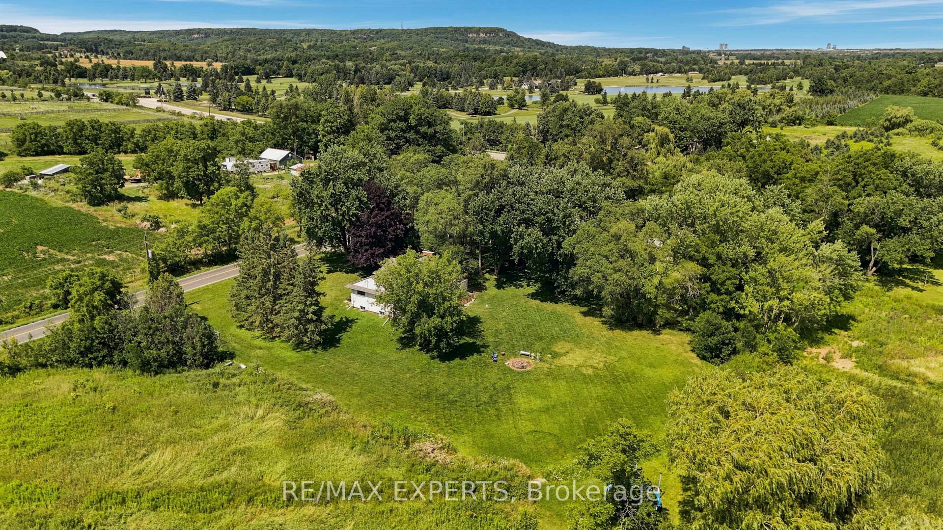 Photo 36 of 2724 8 Side Road, Burlington, Rural Burlington — HOMEH