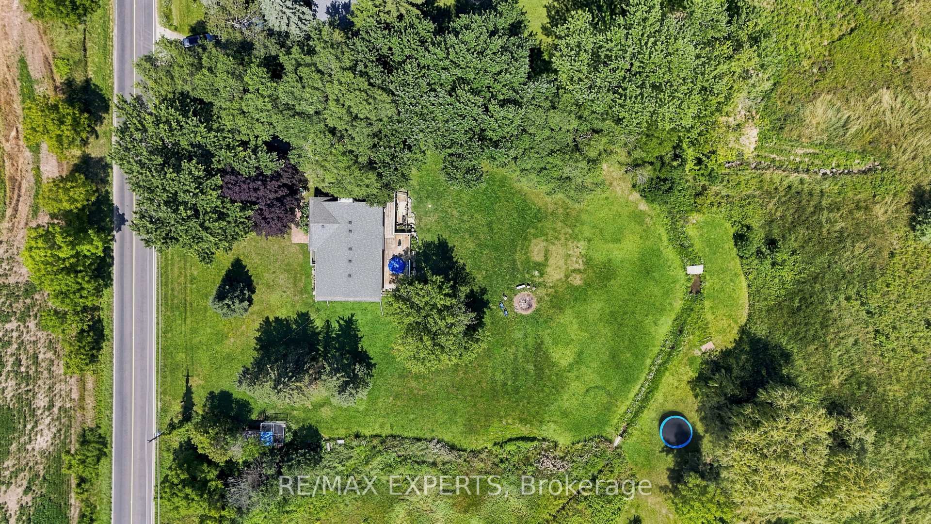 Photo 37 of 2724 8 Side Road, Burlington, Rural Burlington — HOMEH