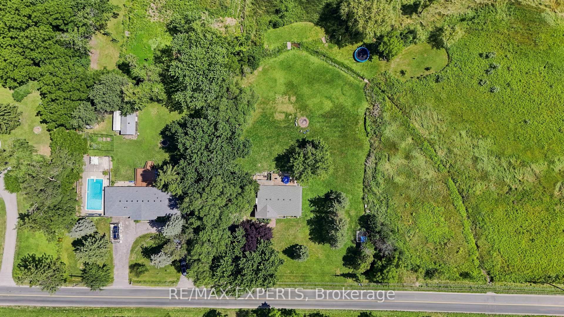 Photo 38 of 2724 8 Side Road, Burlington, Rural Burlington — HOMEH